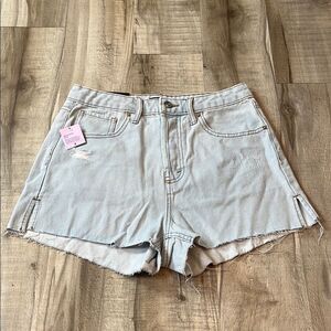 NWT Wild Fable Super High-Rise Cutoff Shorts 2.5 inch inseam light wash size 6